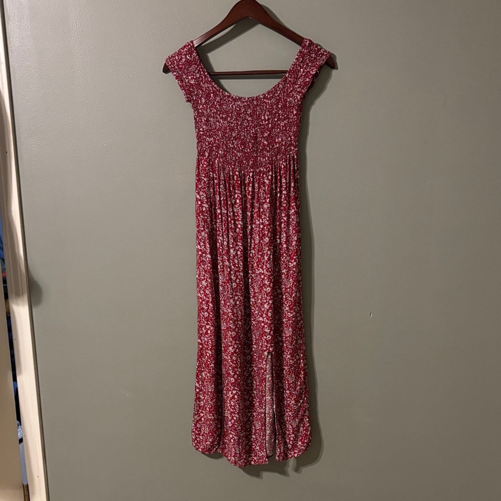 Chic Floral Midi Dress in Red